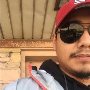 Meet your Posher, Luis